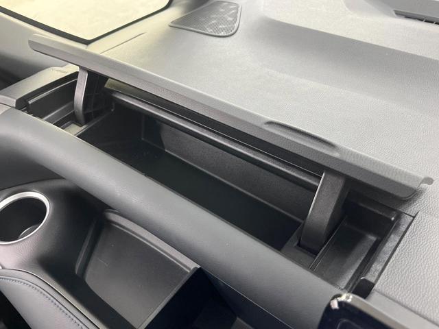 ヴォクシー Ｓ－Ｚ　純正１０．５型ナビ　全周囲カメラ　快適利便パッケージＨｉｇｈ　フリップダウンモニター　ユニバーサルステップ　ＢＳＭ　両側電動スライド　ＥＴＣ　　シートヒーター　ＬＥＤヘッドライト　ＬＥＤフォグランプ（52枚目）