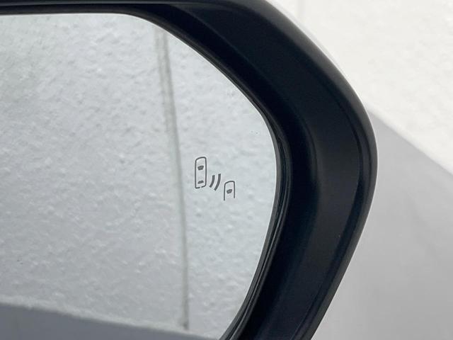 シエンタ ハイブリッドＺ　純正１０．５型ナビ　全周囲カメラ　衝突軽減　レーダークルーズ　禁煙車　コーナーセンサー　スマートキー　ＬＥＤヘッド　ビルトインＥＴＣ　オートハイビーム　車線逸脱警報　オートライト　オートエアコン（7枚目）