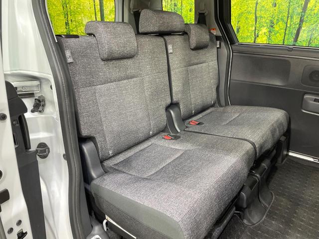 シエンタ ハイブリッドＺ　純正１０．５型ナビ　全周囲カメラ　衝突軽減　レーダークルーズ　禁煙車　コーナーセンサー　スマートキー　ＬＥＤヘッド　ビルトインＥＴＣ　オートハイビーム　車線逸脱警報　オートライト　オートエアコン（9枚目）