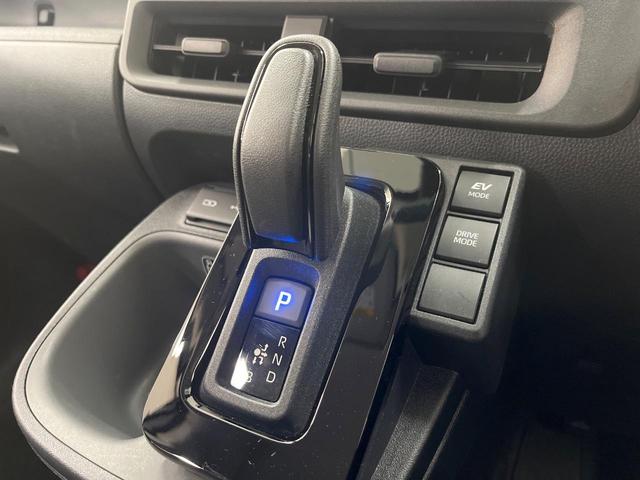 シエンタ ハイブリッドＺ　純正１０．５型ナビ　全周囲カメラ　衝突軽減　レーダークルーズ　禁煙車　コーナーセンサー　スマートキー　ＬＥＤヘッド　ビルトインＥＴＣ　オートハイビーム　車線逸脱警報　オートライト　オートエアコン（34枚目）