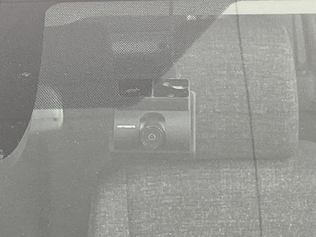 シエンタ ハイブリッドＺ　純正１０．５型ナビ　全周囲カメラ　衝突軽減　レーダークルーズ　禁煙車　コーナーセンサー　スマートキー　ＬＥＤヘッド　ビルトインＥＴＣ　オートハイビーム　車線逸脱警報　オートライト　オートエアコン（38枚目）