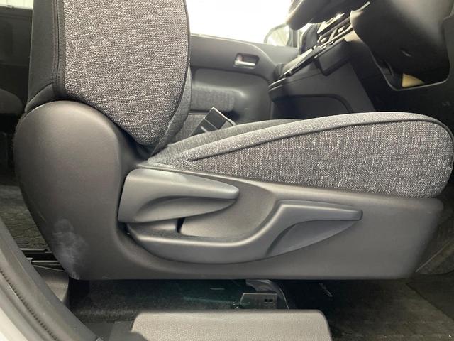 シエンタ ハイブリッドＺ　純正１０．５型ナビ　全周囲カメラ　衝突軽減　レーダークルーズ　禁煙車　コーナーセンサー　スマートキー　ＬＥＤヘッド　ビルトインＥＴＣ　オートハイビーム　車線逸脱警報　オートライト　オートエアコン（46枚目）