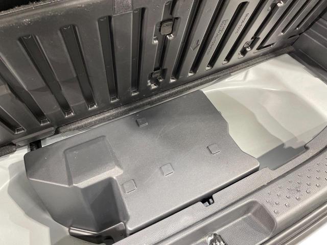 シエンタ ハイブリッドＺ　純正１０．５型ナビ　全周囲カメラ　衝突軽減　レーダークルーズ　禁煙車　コーナーセンサー　スマートキー　ＬＥＤヘッド　ビルトインＥＴＣ　オートハイビーム　車線逸脱警報　オートライト　オートエアコン（48枚目）