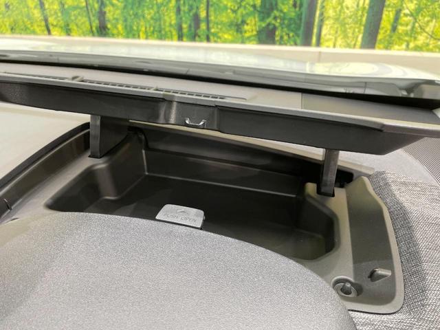 シエンタ ハイブリッドＺ　純正１０．５型ナビ　全周囲カメラ　衝突軽減　レーダークルーズ　禁煙車　コーナーセンサー　スマートキー　ＬＥＤヘッド　ビルトインＥＴＣ　オートハイビーム　車線逸脱警報　オートライト　オートエアコン（51枚目）