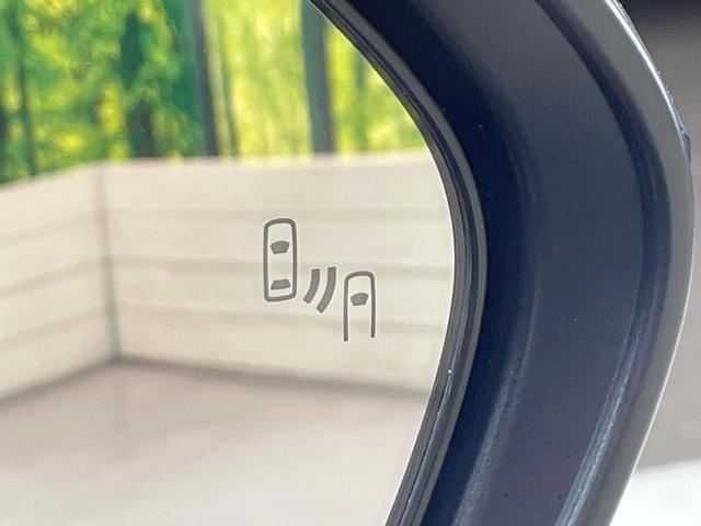 ヤリスクロス Ｚ　純正８型ＤＡ　全周囲カメラ　衝突軽減　レーダークルーズ　禁煙車　ハーフレザーシート　パワーシート　コーナーセンサー　スマートキー　ＬＥＤヘッド　ビルトインＥＴＣ　純正１８インチアルミ　オートハイビーム（7枚目）