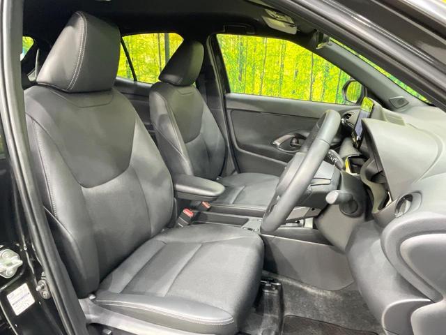 ヤリスクロス Ｚ　純正８型ＤＡ　全周囲カメラ　衝突軽減　レーダークルーズ　禁煙車　ハーフレザーシート　パワーシート　コーナーセンサー　スマートキー　ＬＥＤヘッド　ビルトインＥＴＣ　純正１８インチアルミ　オートハイビーム（8枚目）