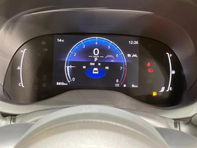 ヤリスクロス Ｚ　純正８型ＤＡ　全周囲カメラ　衝突軽減　レーダークルーズ　禁煙車　ハーフレザーシート　パワーシート　コーナーセンサー　スマートキー　ＬＥＤヘッド　ビルトインＥＴＣ　純正１８インチアルミ　オートハイビーム（30枚目）