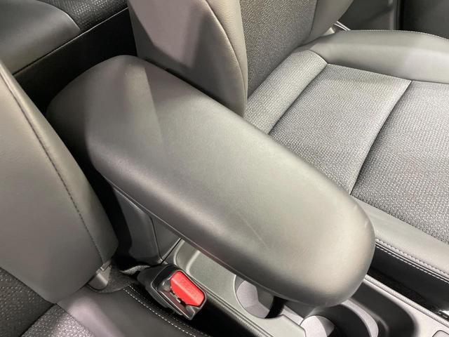 ヤリスクロス Ｚ　純正８型ＤＡ　全周囲カメラ　衝突軽減　レーダークルーズ　禁煙車　ハーフレザーシート　パワーシート　コーナーセンサー　スマートキー　ＬＥＤヘッド　ビルトインＥＴＣ　純正１８インチアルミ　オートハイビーム（45枚目）