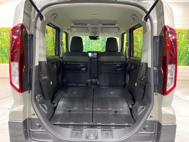 スペーシアギア ハイブリッドＸＺ　届出済未使用車　純正９型ナビ　両側電動ドア　全周囲カメラ　衝突軽減　コーナーセンサー　スマートキー　ＬＥＤヘッド　純正１４インチアルミ　オートハイビーム　車線逸脱警報　オートライト　オートエアコン（10枚目）