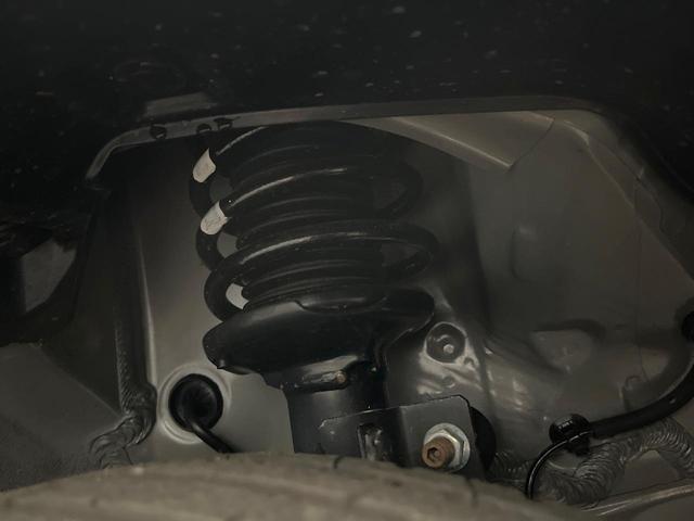 スペーシアギア ハイブリッドＸＺ　届出済未使用車　純正９型ナビ　両側電動ドア　全周囲カメラ　衝突軽減　コーナーセンサー　スマートキー　ＬＥＤヘッド　純正１４インチアルミ　オートハイビーム　車線逸脱警報　オートライト　オートエアコン（20枚目）