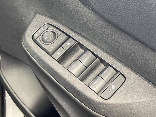 ヤリスクロス Ｚ　純正８型ＤＡ　全周囲カメラ　ＥＴＣ　ドラレコ　衝突軽減装置　ＬＥＤヘッドライト　Ｂｌｕｅｔｏｏｔｈ　シートヒーター　パワーシート　レーダークルーズ　オートエアコン　ステアリングヒーター（36枚目）