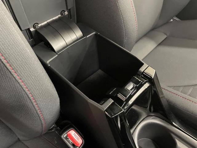 カローラスポーツ ハイブリッドＧ　Ｚ　ＳＤナビ　バックカメラ　衝突被害軽減システム　レーダークルーズ　禁煙車　コーナーセンサー　スマートキー　ＬＥＤヘッド　ビルトインＥＴＣ　純正１８インチアルミ　オートハイビーム　車線逸脱警報（41枚目）