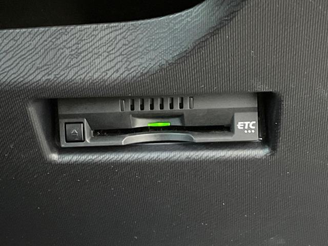 アクア Ｓスタイルブラック　ＳＤナビ　衝突軽減装置　ドラレコ　ＥＴＣ　バックカメラ　Ｂｌｕｅｔｏｏｔｈ　スマートキー　プッシュスタート　オートエアコン　シートリフター　ヘッドライトレベライザー　電動格納ドアミラー（5枚目）