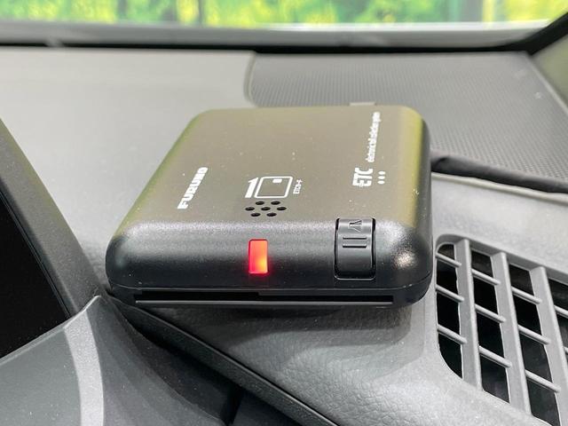 プリウス Ｇ　純正８型ＤＡ　レーダークルーズ　ブラインドスポットモニター　１９インチアルミ　衝突軽減装置　ＬＥＤヘッド　ＥＴＣ　Ｂｌｕｅｔｏｏｔｈ　シートヒーター　オートエアコン　スマートキー　プッシュスタート（5枚目）