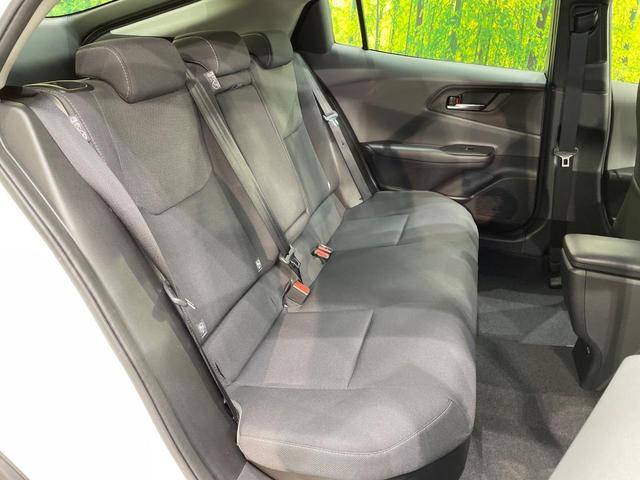 プリウス Ｇ　純正８型ＤＡ　レーダークルーズ　ブラインドスポットモニター　１９インチアルミ　衝突軽減装置　ＬＥＤヘッド　ＥＴＣ　Ｂｌｕｅｔｏｏｔｈ　シートヒーター　オートエアコン　スマートキー　プッシュスタート（9枚目）