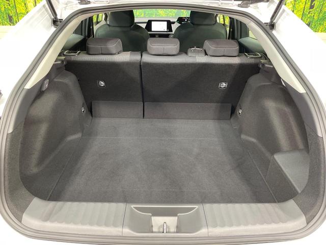 プリウス Ｇ　純正８型ＤＡ　レーダークルーズ　ブラインドスポットモニター　１９インチアルミ　衝突軽減装置　ＬＥＤヘッド　ＥＴＣ　Ｂｌｕｅｔｏｏｔｈ　シートヒーター　オートエアコン　スマートキー　プッシュスタート（10枚目）