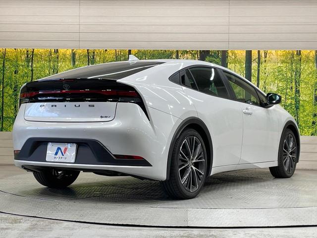 プリウス Ｇ　純正８型ＤＡ　レーダークルーズ　ブラインドスポットモニター　１９インチアルミ　衝突軽減装置　ＬＥＤヘッド　ＥＴＣ　Ｂｌｕｅｔｏｏｔｈ　シートヒーター　オートエアコン　スマートキー　プッシュスタート（17枚目）