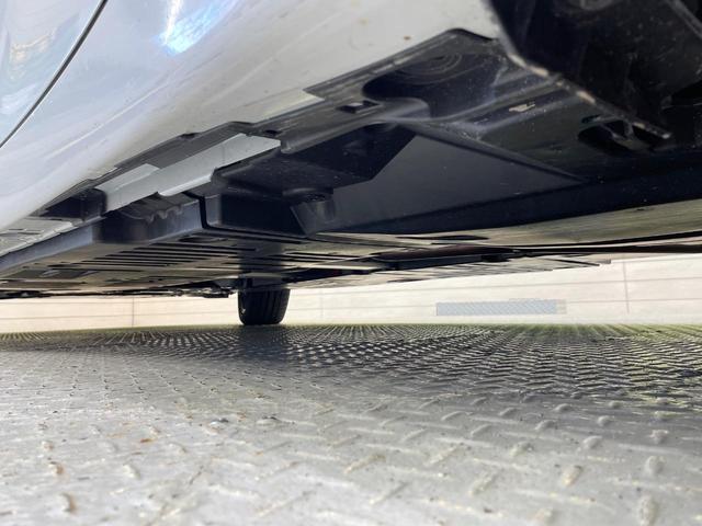 プリウス Ｇ　純正８型ＤＡ　レーダークルーズ　ブラインドスポットモニター　１９インチアルミ　衝突軽減装置　ＬＥＤヘッド　ＥＴＣ　Ｂｌｕｅｔｏｏｔｈ　シートヒーター　オートエアコン　スマートキー　プッシュスタート（23枚目）