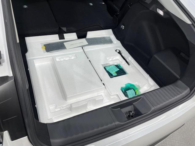 プリウス Ｇ　純正８型ＤＡ　レーダークルーズ　ブラインドスポットモニター　１９インチアルミ　衝突軽減装置　ＬＥＤヘッド　ＥＴＣ　Ｂｌｕｅｔｏｏｔｈ　シートヒーター　オートエアコン　スマートキー　プッシュスタート（46枚目）