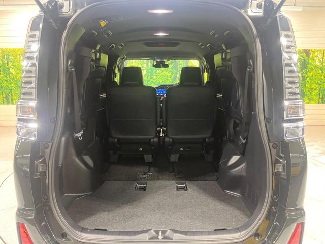 ヴォクシー ＺＳ　煌ＩＩＩ　純正９型ナビ　両側電動ドア　バックカメラ　衝突被害軽減システム　禁煙車　ドラレコ　スマートキー　ＬＥＤヘッド　ビルトインＥＴＣ　クルコン　純正１６インチアルミ　オートライト　デュアルエアコン（11枚目）