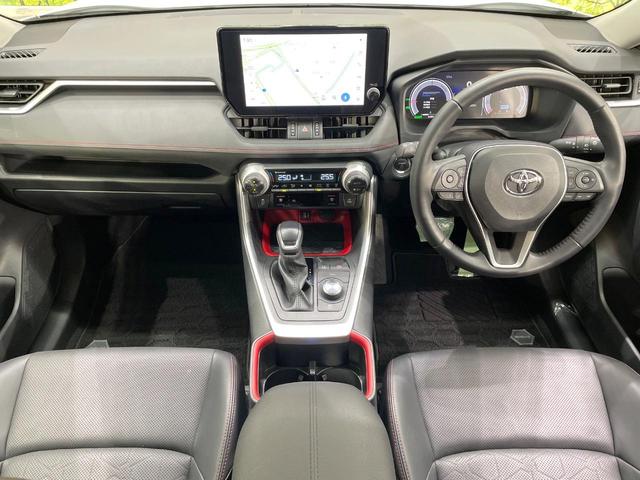 ＲＡＶ４ ハイブリッドアドベンチャー　オフロードパッケージＩＩ　純正１０．５型ナビ　４ＷＤ　バックカメラ　衝突軽減　レーダークルーズ　禁煙車　電動リアゲート　ハーフレザーシート　パワーシート　コーナーセンサー　スマートキー　ＬＥＤヘッド　ビルトインＥＴＣ（2枚目）