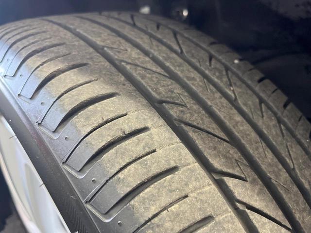 スイフト ハイブリッドＭＬ　ＳＤナビ　バックカメラ　衝突被害軽減システム　禁煙車　シートヒーター　ドラレコ　スマートキー　ＬＥＤヘッド　ＥＴＣ　オートライト　オートエアコン　Ｂｌｕｅｔｏｏｔｈ　ＣＤ（27枚目）