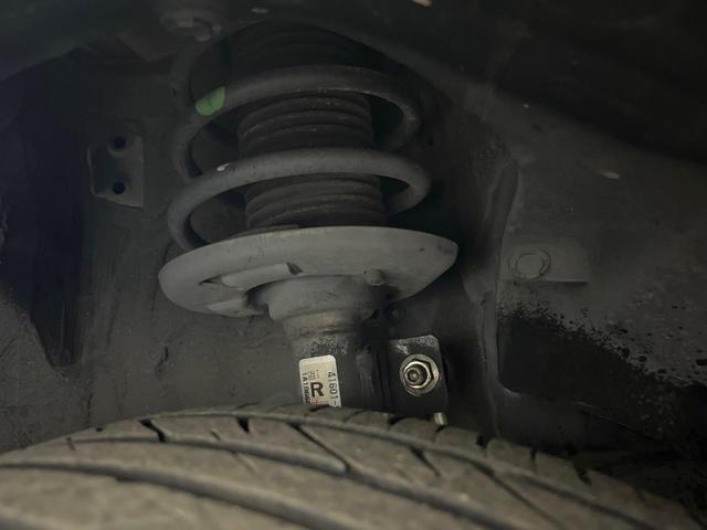 スイフト ハイブリッドＭＬ　ＳＤナビ　バックカメラ　衝突被害軽減システム　禁煙車　シートヒーター　ドラレコ　スマートキー　ＬＥＤヘッド　ＥＴＣ　オートライト　オートエアコン　Ｂｌｕｅｔｏｏｔｈ　ＣＤ（28枚目）