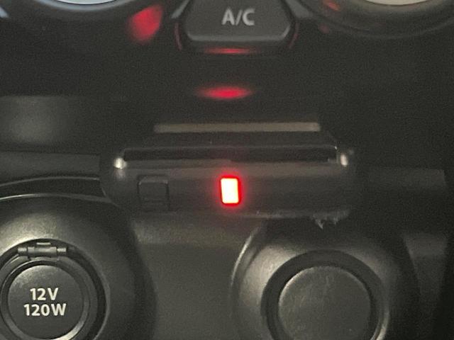 スイフト ハイブリッドＭＬ　ＳＤナビ　バックカメラ　衝突被害軽減システム　禁煙車　シートヒーター　ドラレコ　スマートキー　ＬＥＤヘッド　ＥＴＣ　オートライト　オートエアコン　Ｂｌｕｅｔｏｏｔｈ　ＣＤ（33枚目）