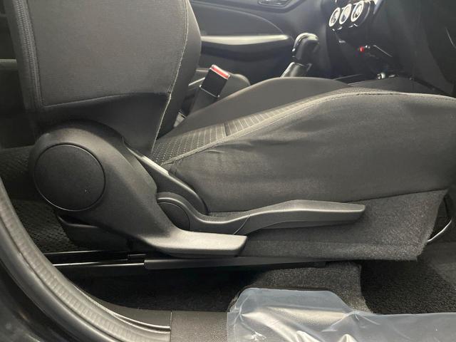 スイフト ハイブリッドＭＬ　ＳＤナビ　バックカメラ　衝突被害軽減システム　禁煙車　シートヒーター　ドラレコ　スマートキー　ＬＥＤヘッド　ＥＴＣ　オートライト　オートエアコン　Ｂｌｕｅｔｏｏｔｈ　ＣＤ（41枚目）