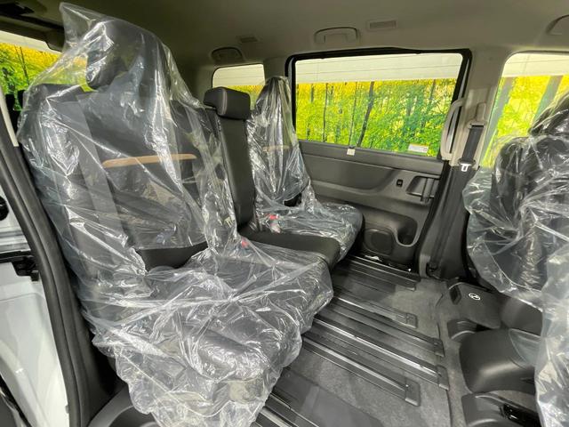 セレナ ｅ－パワー　ハイウェイスターＶ　登録済未使用車　純正１２型ナビ　アラウンドビューモニター　レーダークルーズ　コーナーセンサー　スマートキー　ＬＥＤヘッド　ＥＴＣ２．０　純正１６インチアルミ　オートハイビーム　車線逸脱警報（9枚目）