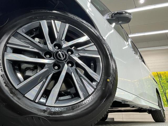 セレナ ｅ－パワー　ハイウェイスターＶ　登録済未使用車　純正１２型ナビ　アラウンドビューモニター　レーダークルーズ　コーナーセンサー　スマートキー　ＬＥＤヘッド　ＥＴＣ２．０　純正１６インチアルミ　オートハイビーム　車線逸脱警報（14枚目）