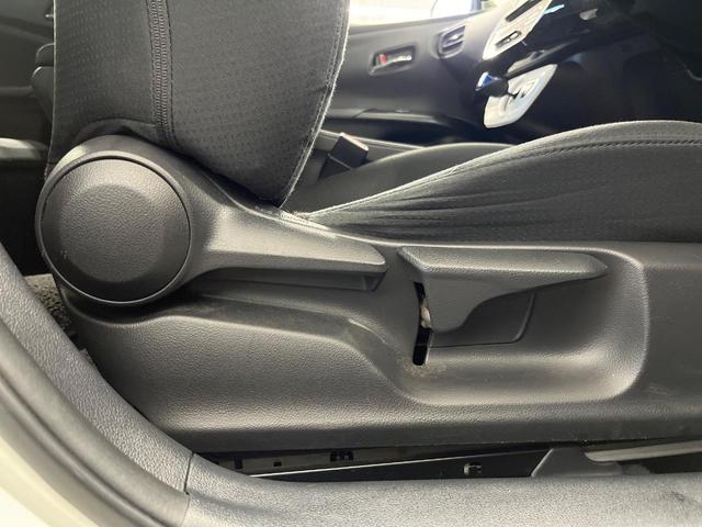 プリウス Ｓセーフティプラス　ＳＤナビ　バックカメラ　衝突軽減　レーダークルーズ　禁煙車　ドラレコ　コーナーセンサー　スマートキー　ＬＥＤヘッド　ＥＴＣ　純正１５インチアルミ　パークアシスト　オートライト　オートエアコン（45枚目）