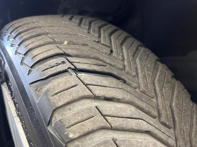 プリウス Ｓセーフティプラス　ＳＤナビ　バックカメラ　衝突軽減　レーダークルーズ　禁煙車　ドラレコ　コーナーセンサー　スマートキー　ＬＥＤヘッド　ＥＴＣ　純正１５インチアルミ　パークアシスト　オートライト　オートエアコン（62枚目）