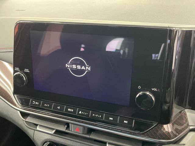 オーラ ニスモ　純正９型ナビ　全周囲カメラ　衝突軽減　プロパイロット　禁煙車　ドラレコ　コーナーセンサー　スマートキー　ＬＥＤヘッド　ビルトインＥＴＣ　純正１７インチアルミ　オートハイビーム　オートライト（3枚目）