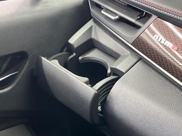 オーラ ニスモ　純正９型ナビ　全周囲カメラ　衝突軽減　プロパイロット　禁煙車　ドラレコ　コーナーセンサー　スマートキー　ＬＥＤヘッド　ビルトインＥＴＣ　純正１７インチアルミ　オートハイビーム　オートライト（42枚目）