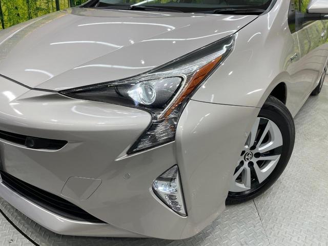 プリウス Ａプレミアム　純正９型ナビ　バックカメラ　１００Ｖ電源　衝突軽減　レーダークルーズ　禁煙車　レザーシート　パワーシート　ドラレコ　スマートキー　ＬＥＤヘッド　ビルトインＥＴＣ　オートハイビーム　車線逸脱警報（12枚目）