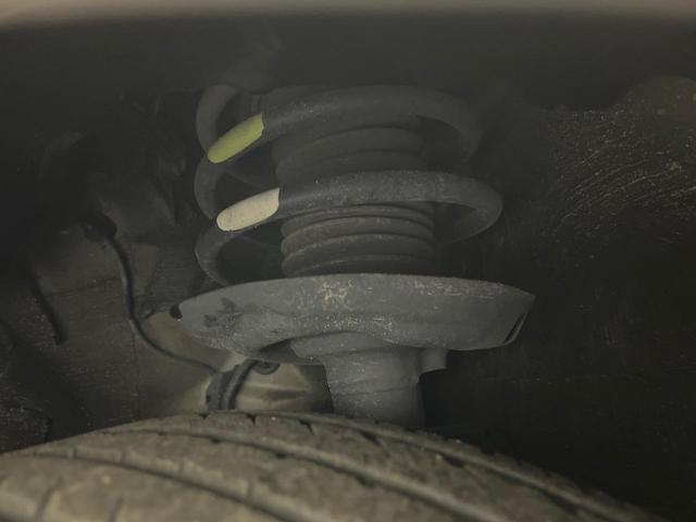 プリウス Ａプレミアム　純正９型ナビ　バックカメラ　１００Ｖ電源　衝突軽減　レーダークルーズ　禁煙車　レザーシート　パワーシート　ドラレコ　スマートキー　ＬＥＤヘッド　ビルトインＥＴＣ　オートハイビーム　車線逸脱警報（20枚目）