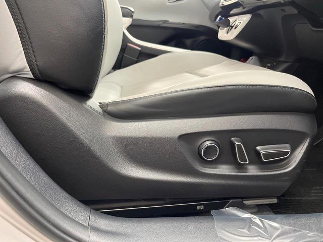 プリウス Ａプレミアム　純正９型ナビ　バックカメラ　１００Ｖ電源　衝突軽減　レーダークルーズ　禁煙車　レザーシート　パワーシート　ドラレコ　スマートキー　ＬＥＤヘッド　ビルトインＥＴＣ　オートハイビーム　車線逸脱警報（41枚目）