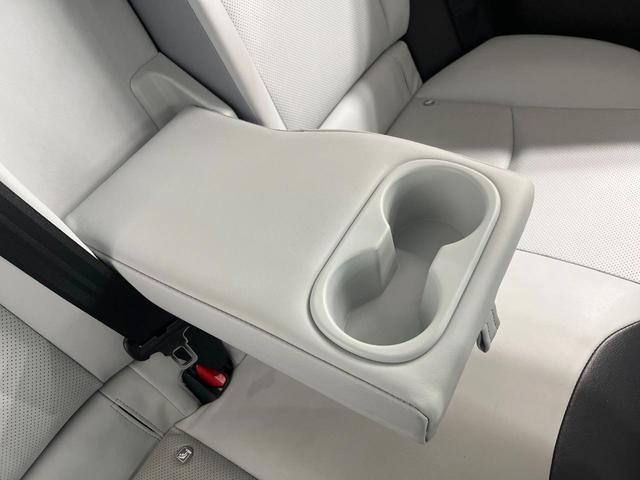 プリウス Ａプレミアム　純正９型ナビ　バックカメラ　１００Ｖ電源　衝突軽減　レーダークルーズ　禁煙車　レザーシート　パワーシート　ドラレコ　スマートキー　ＬＥＤヘッド　ビルトインＥＴＣ　オートハイビーム　車線逸脱警報（51枚目）