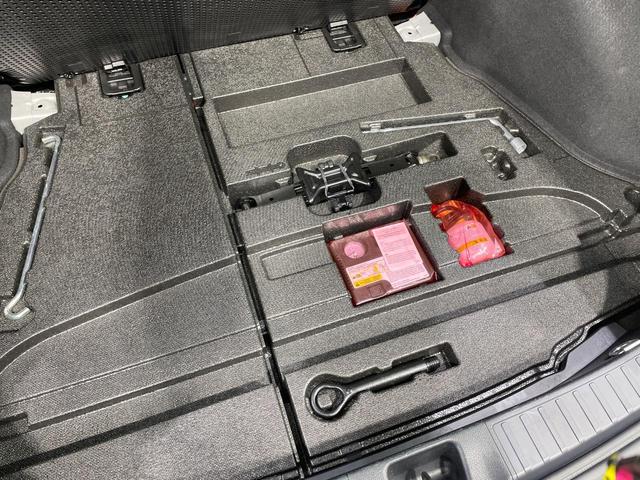 プリウス Ａプレミアム　純正９型ナビ　バックカメラ　１００Ｖ電源　衝突軽減　レーダークルーズ　禁煙車　レザーシート　パワーシート　ドラレコ　スマートキー　ＬＥＤヘッド　ビルトインＥＴＣ　オートハイビーム　車線逸脱警報（57枚目）