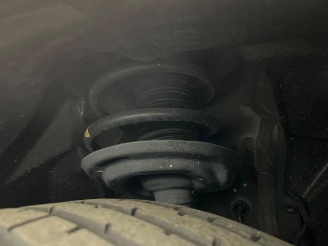 お車を安心してお乗りいただく為には、足回りの定期点検が欠かせません。サービスサポート（有償保証）では無料点検もご提供しており、安心のカーライフをお過ごしいただけるサポート体制が整っています。