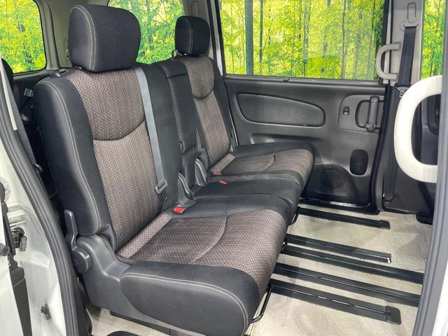 セレナ ハイウェイスター　Ｖセレ＋セーフティＩＩ　ＳＨＶ　ＳＤナビ　全周囲カメラ　両側電動スライド　衝突軽減装置　ＨＩＤヘッド　クルーズコントロール　オートエアコン　シートリフター　サンシェード　リアオートエアコン　アイドリングストップ　電動格納ドアミラー（9枚目）