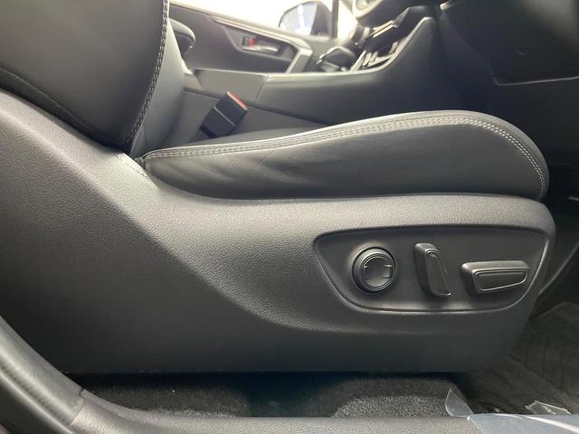 ＲＡＶ４ Ｇ　Ｚパッケージ　純正９型ナビ　衝突軽減装置　レーダークルーズ　ブラインドスポットモニター　パワーシート　電動リアゲート　ＥＴＣ　Ｂｌｕｅｔｏｏｔｈ　シートヒーター　ステアリングヒーター　バックカメラ　ＬＥＤヘッド（5枚目）