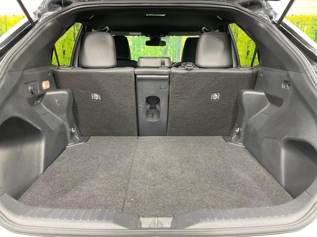 ヤリスクロス ハイブリッドＺ　純正８型ＤＡ　全周囲カメラ　衝突軽減装置　レーダークルーズ　ＥＴＣ　ブラインドスポットモニター　Ｂｌｕｅｔｏｏｔｈ　ＬＥＤヘッド　シートヒーター　オートエアコン　パワーシート　１８インチアルミ（10枚目）