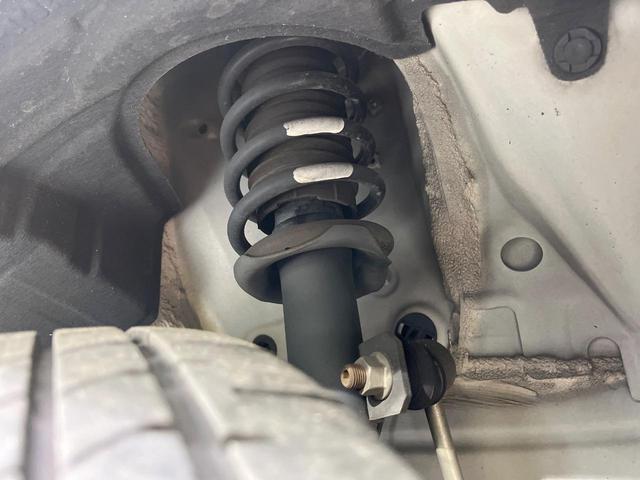 ルーミー カスタムＧ　純正９型ナビ　両側電動ドア　バックカメラ　レーダークルーズ　禁煙車　コーナーセンサー　スマートキー　ＬＥＤヘッド　ビルトインＥＴＣ　純正１４インチアルミ　オートハイビーム　車線逸脱警報（31枚目）