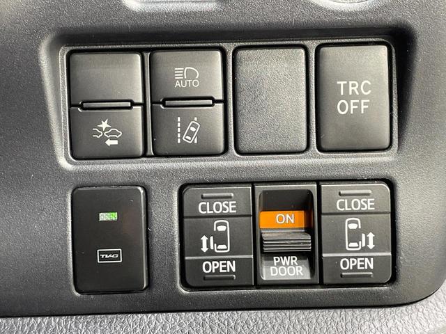 ヴォクシー ハイブリッドＺＳ　煌　純正９型ＳＤナビ　後席モニター　両側電動ドア　バックカメラ　衝突被害軽減システム　禁煙車　ドラレコ　スマートキー　ＬＥＤヘッド　ビルトインＥＴＣ　クルコン　純正１６ＡＷ　オートライト　デュアルエアコン（5枚目）