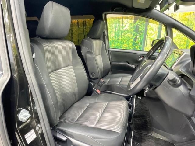 ヴォクシー ハイブリッドＺＳ　煌　純正９型ＳＤナビ　後席モニター　両側電動ドア　バックカメラ　衝突被害軽減システム　禁煙車　ドラレコ　スマートキー　ＬＥＤヘッド　ビルトインＥＴＣ　クルコン　純正１６ＡＷ　オートライト　デュアルエアコン（7枚目）