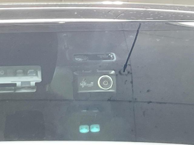 ヴォクシー ハイブリッドＺＳ　煌　純正９型ＳＤナビ　後席モニター　両側電動ドア　バックカメラ　衝突被害軽減システム　禁煙車　ドラレコ　スマートキー　ＬＥＤヘッド　ビルトインＥＴＣ　クルコン　純正１６ＡＷ　オートライト　デュアルエアコン（25枚目）