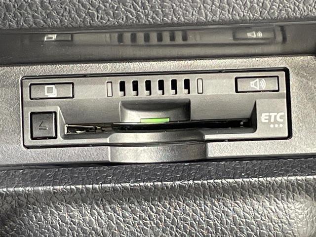ヴォクシー ハイブリッドＺＳ　煌　純正９型ＳＤナビ　後席モニター　両側電動ドア　バックカメラ　衝突被害軽減システム　禁煙車　ドラレコ　スマートキー　ＬＥＤヘッド　ビルトインＥＴＣ　クルコン　純正１６ＡＷ　オートライト　デュアルエアコン（29枚目）