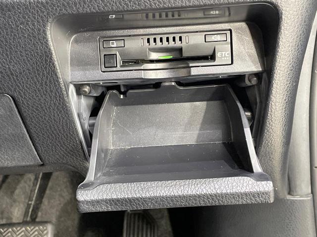 ヴォクシー ハイブリッドＺＳ　煌　純正９型ＳＤナビ　後席モニター　両側電動ドア　バックカメラ　衝突被害軽減システム　禁煙車　ドラレコ　スマートキー　ＬＥＤヘッド　ビルトインＥＴＣ　クルコン　純正１６ＡＷ　オートライト　デュアルエアコン（30枚目）